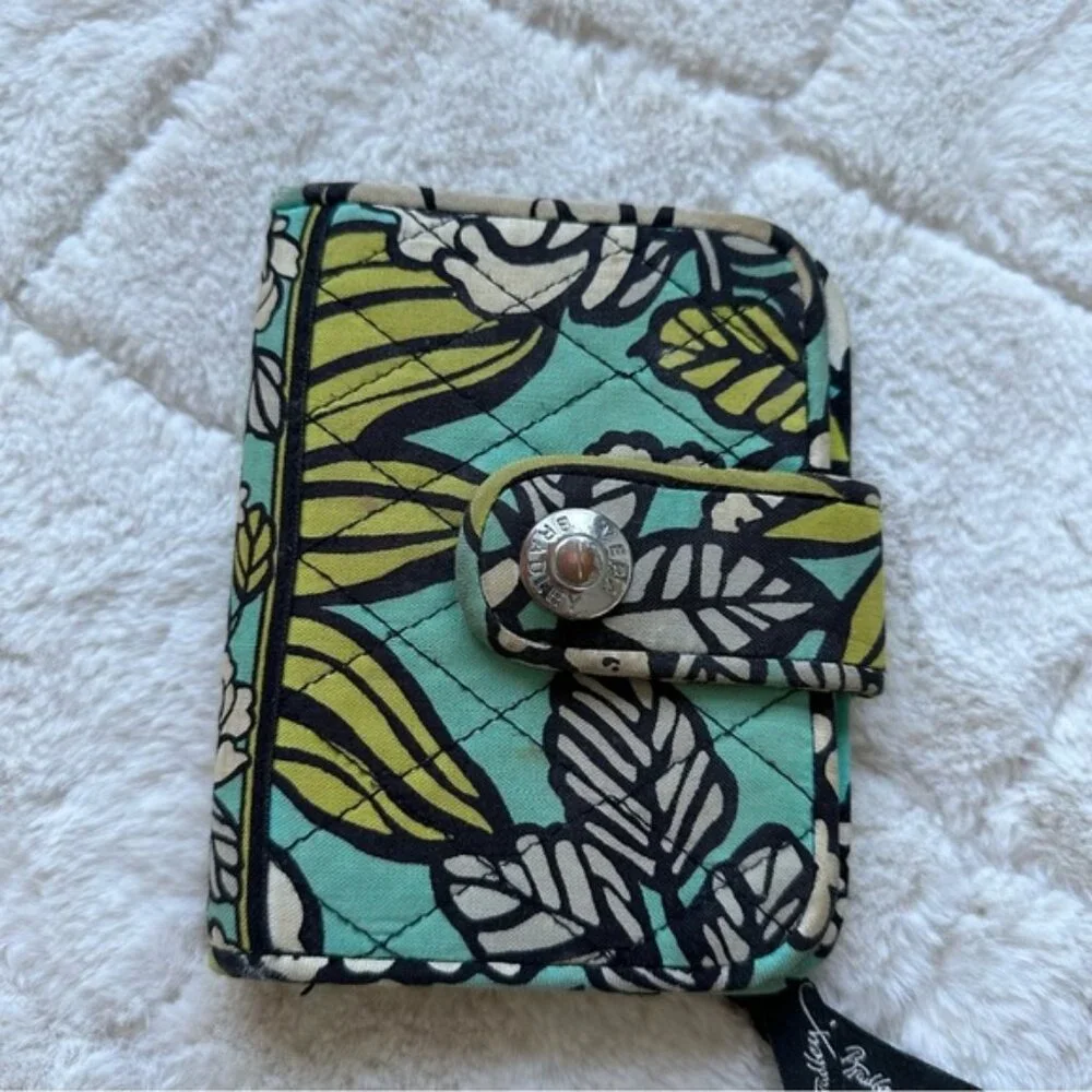 Vera Bradley brand vera